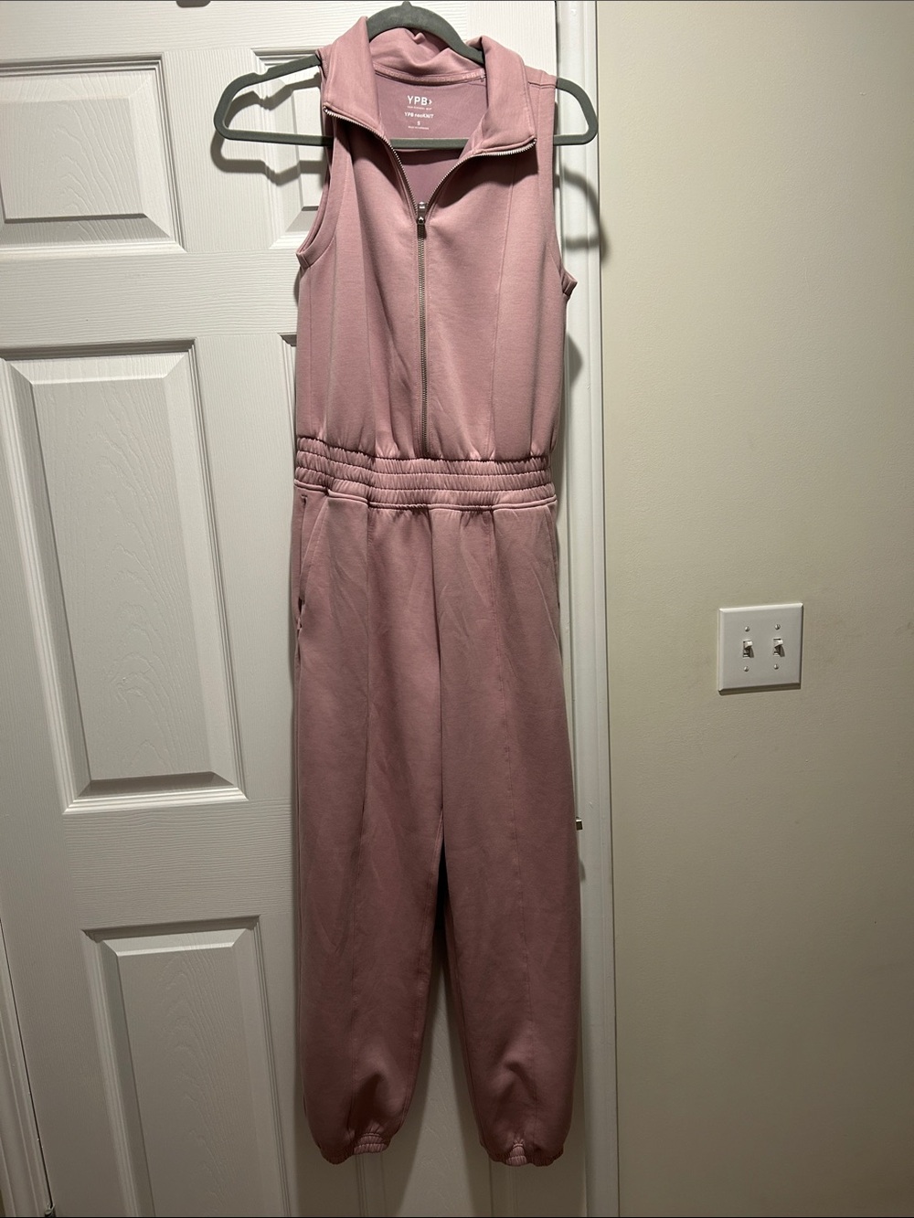 Abercrombie & Fitch Sleeveless Zip-Front Jumpsuit in Mauve Pink